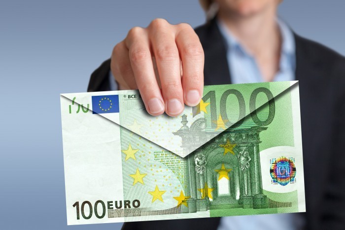 Fotolia 44410206 L 100 евро   100 euro