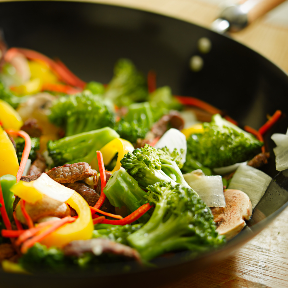 shutterstock 59530873 Овощи на сковороде   Vegetables in a pan