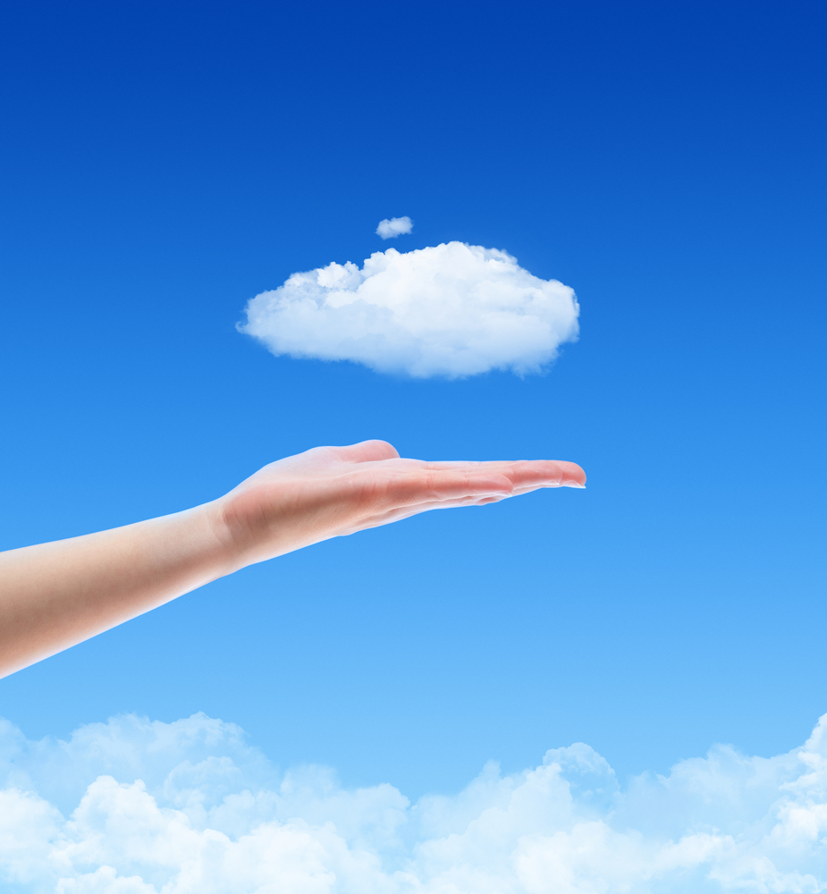 shutterstock 93312031 Облако в ладоне   Cloud in the palm of your hand