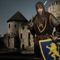 Рыцарь на фоне замка - Knight on a castle background