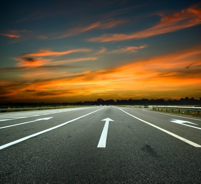 shutterstock 62906206 Дорога с метками на фоне заката   Road to the marks on the sunset background