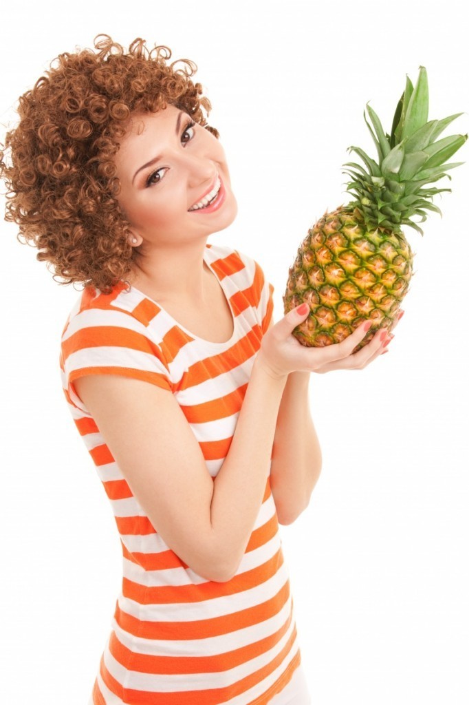 firestock woman fruits 10102013 682x1024 Рыжая девушка с ананасом   Red haired girl with pineapple