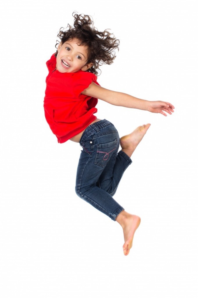 shutterstock 143757841 681x1024 Девочка в прыжке   Girl in a jump