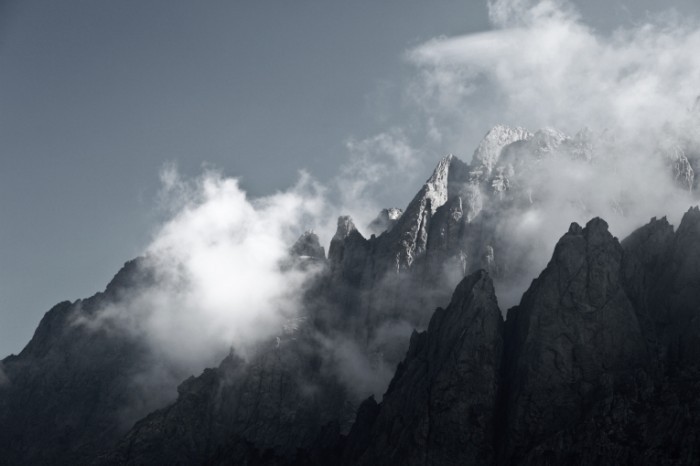 photodune 1642881 700x466 Горы в тумане   Mountains in the mist