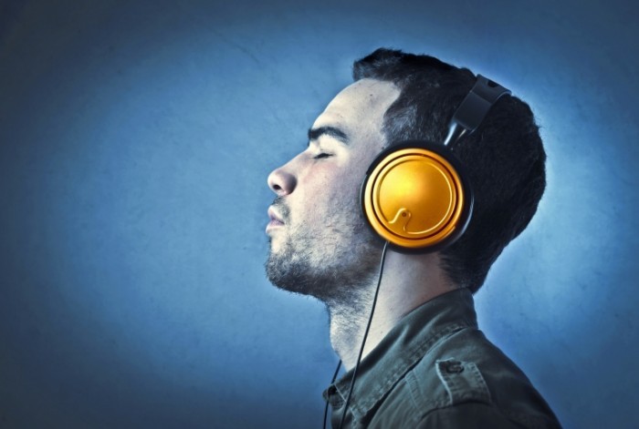 photodune 3422623 700x471 Парень в наушниках   Man in headphones