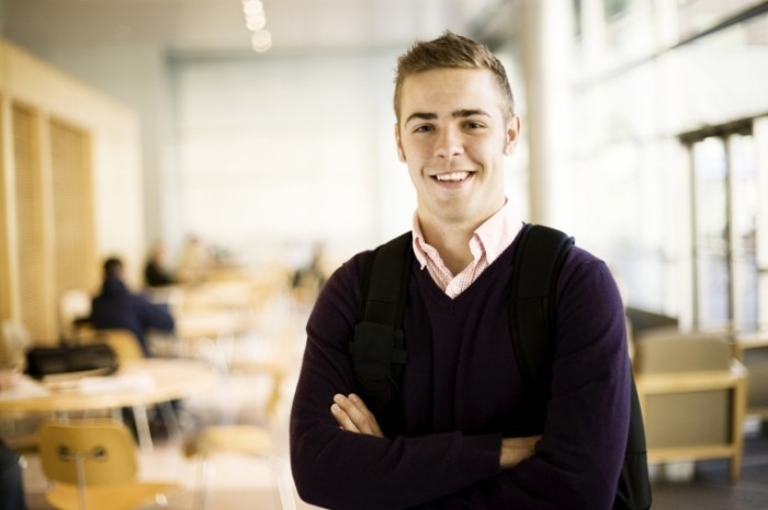 114 istock 000008231672medium 700x465 Студент   Student