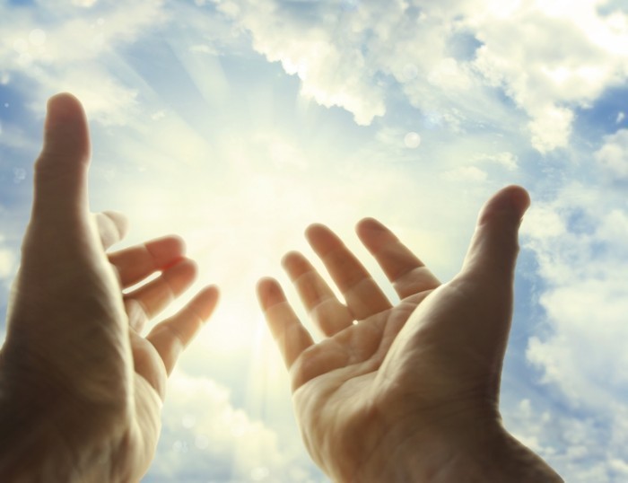 Fotolia 56028256 Subscription Monthly XXL 700x538 Руки к небу   Hands to heaven