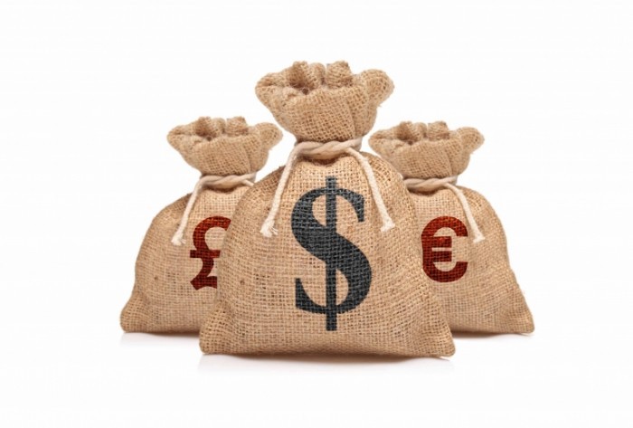 shutterstock 59462866 700x473 Мешки с деньгами   Bags of money