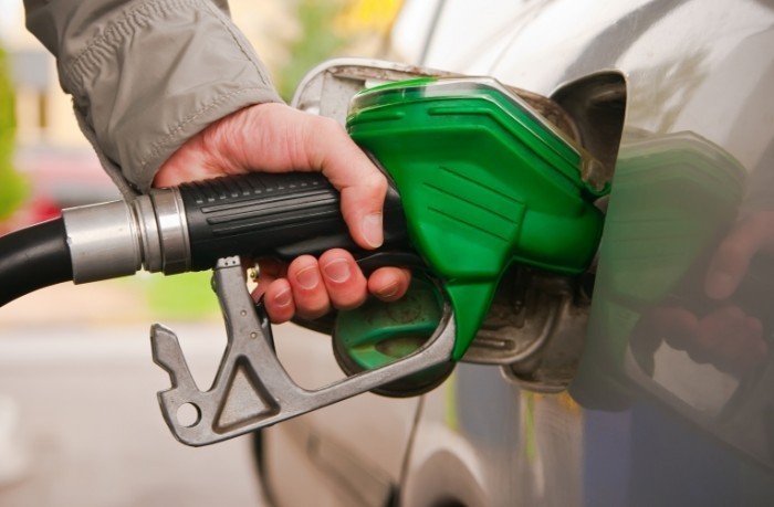 shutterstock 62834806 700x459 Заправка авто   Refueling cars