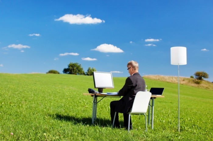 Fotolia contrastwerkstatt 51505499 Sub M 700x465 Офис на природе   Office Outdoors