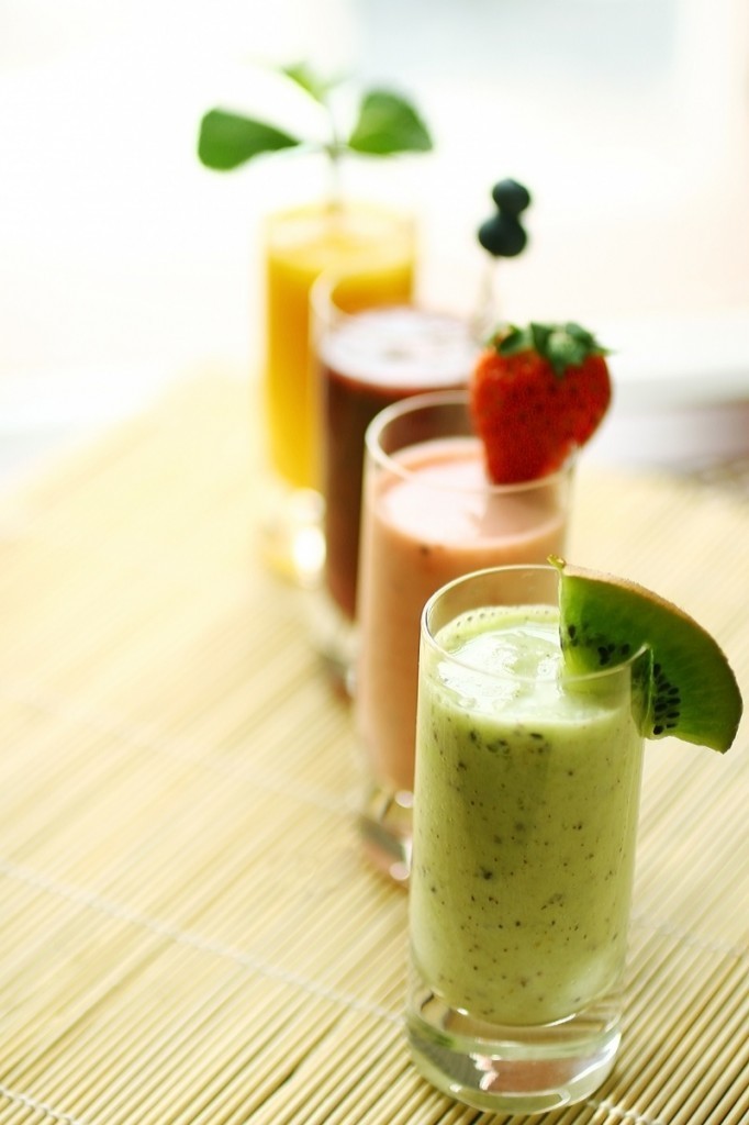 shutterstock 10174948 682x1024 Фруктовые коктейли   Smoothies