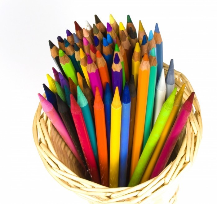 Fotolia 12906292 L 700x659 Цветные карандаши   Colored pencils