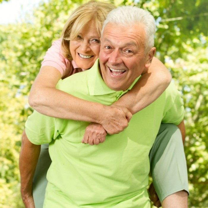 Fotolia 35775584 L 700x700 Пожилая пара   Elderly couple