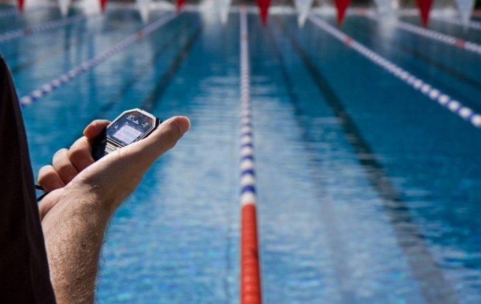 blog shutterstock swim 700x443 Секундомер для заплыва   Stopwatch for a swim