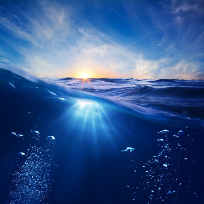 shutterstock 102961433 700x700 Вода на глубине   Water at a depth of