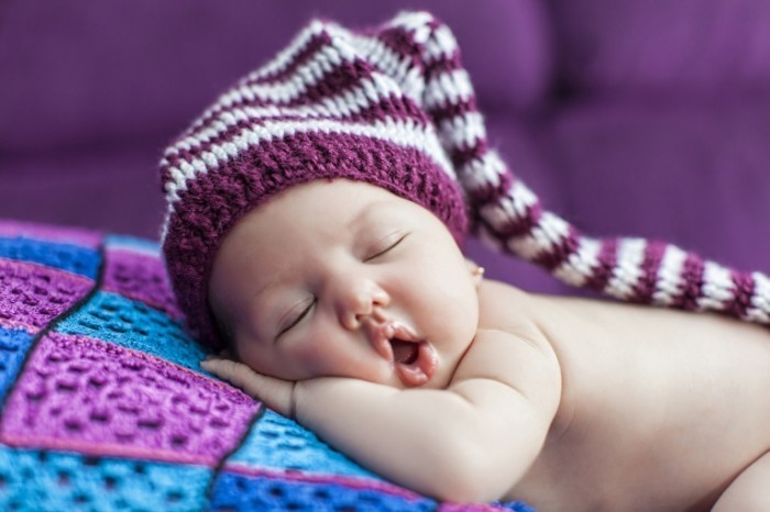 shutterstock 164757155 700x466 Спящий младенец   Sleeping baby