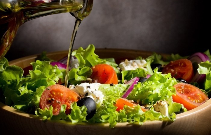 shutterstock 98346344 700x448 Греческий салат   Greek salad