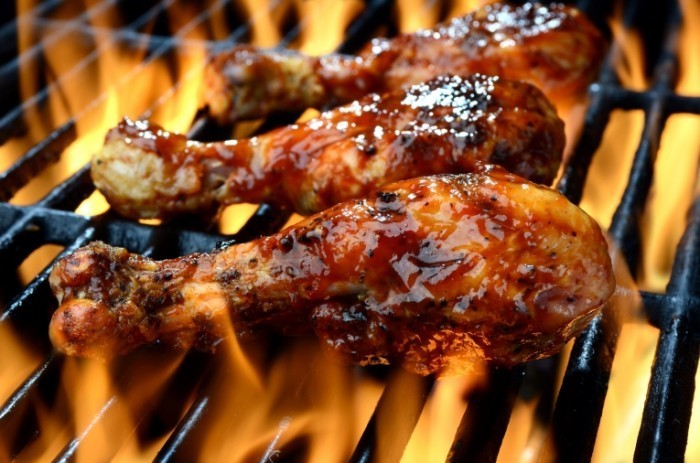 Fotolia 56527354 Subscription Monthly M 700x463 Курица на гриле   Chicken on the grill