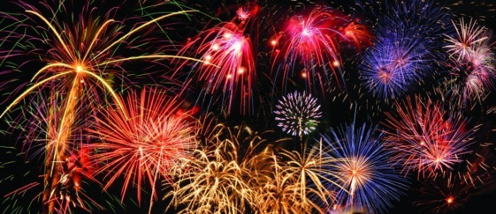 Fotolia 8425271 M 700x303 Феерверк   Fireworks