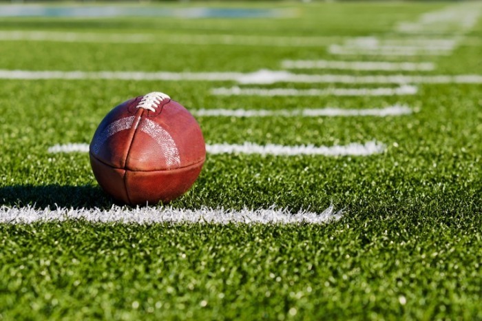 shutterstock 5805853 23 700x466 Мяч для американского футбола   Ball for american football