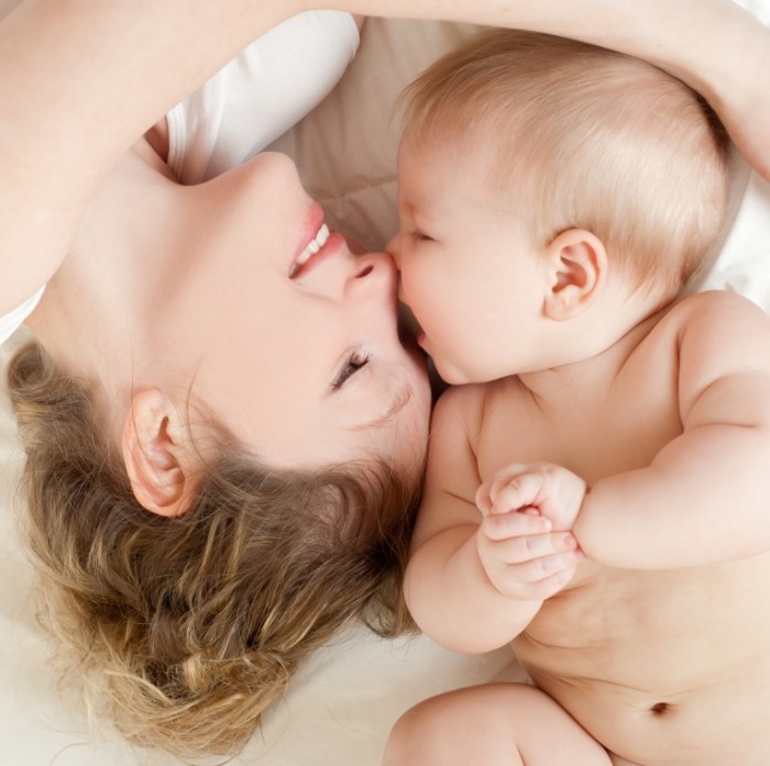 shutterstock 71844016 700x697 Мама с малышом   Mom with a toddler