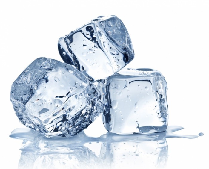 shutterstock 95116573 700x564 Лед в кубиках   Ice cubes