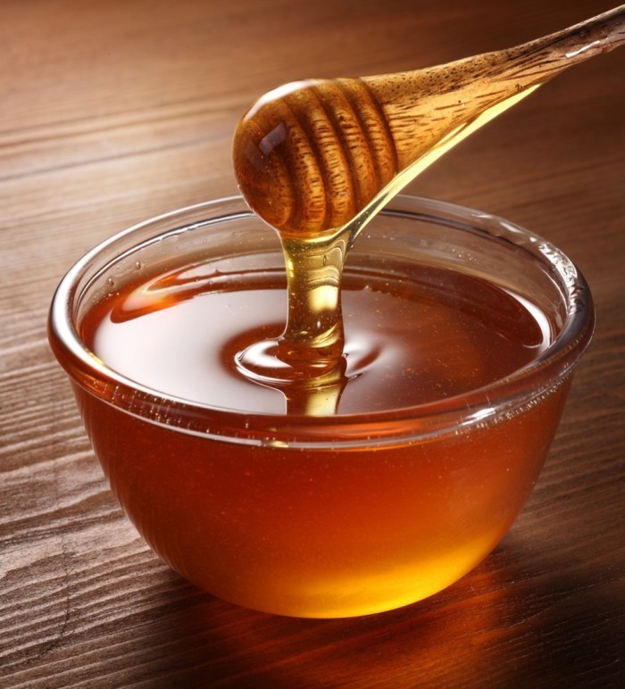 1322009263 shutterstock 64706422 700x772 Мед   Honey