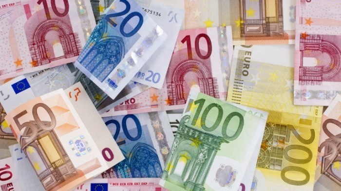 2013 2 28  c  leroy131 Fotolia 49369301 M 700x393 Купюры евро   Euro banknotes