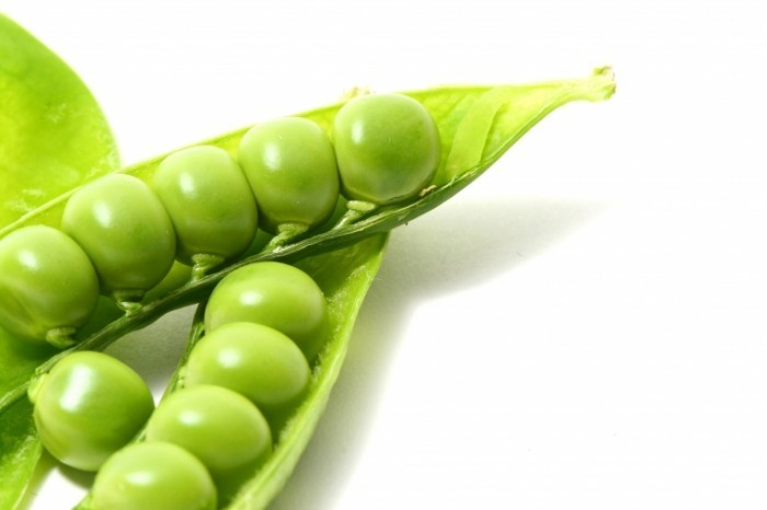 FOOD shutterstock 21048058 700x466 Зеленый горошек   Green peas