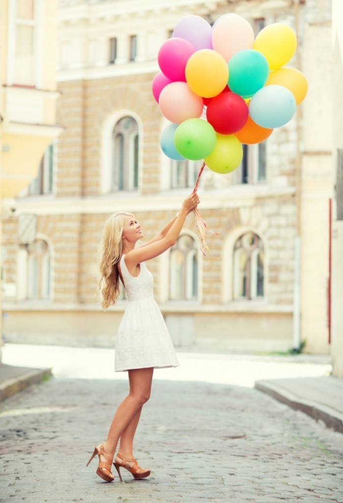 Fotolia 63029690 Subscription Monthly M 698x1024 Девушка с шарами   Girl with balloons