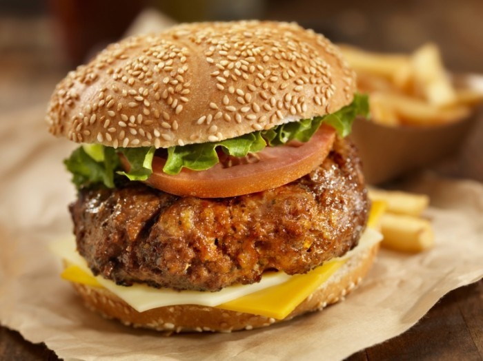 istock 000019226057medium 700x524 Аппетитный гамбургер   Appetizing hamburger