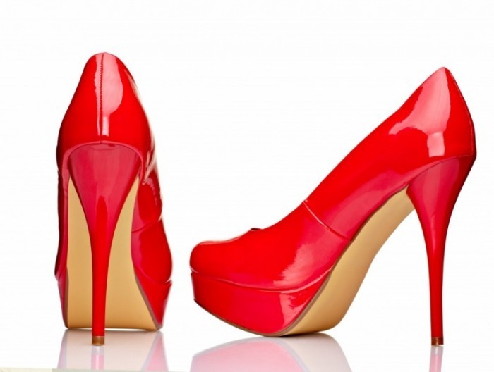 red high heel shoes 1024x774 700x528 Красные туфли   Red shoes