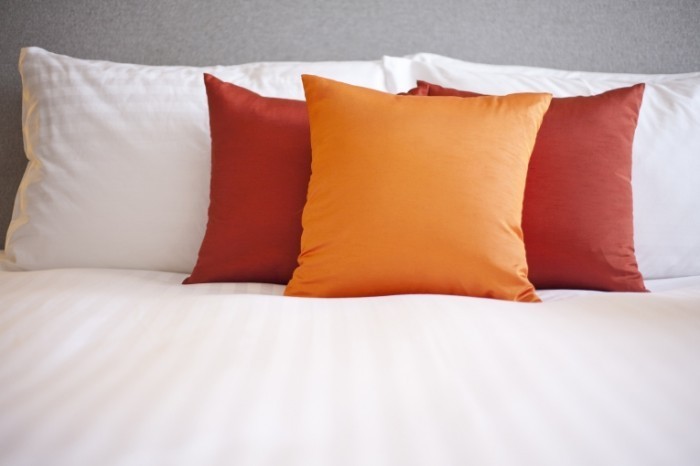 shutterstock 105254675 700x466 Подушки   Pillows