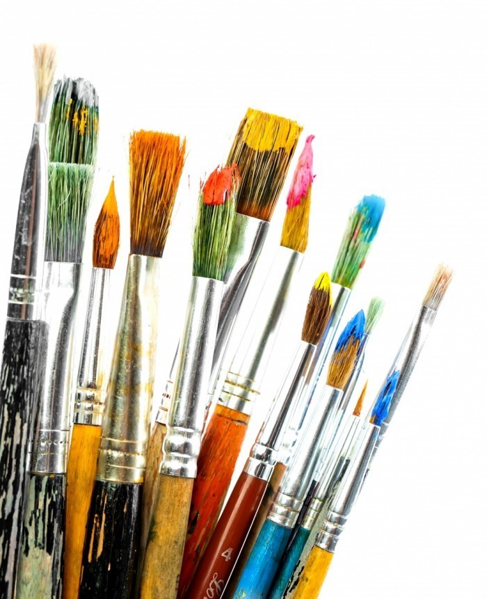 shutterstock 125323070 700x861 Кисточки для рисования   Brushes for painting