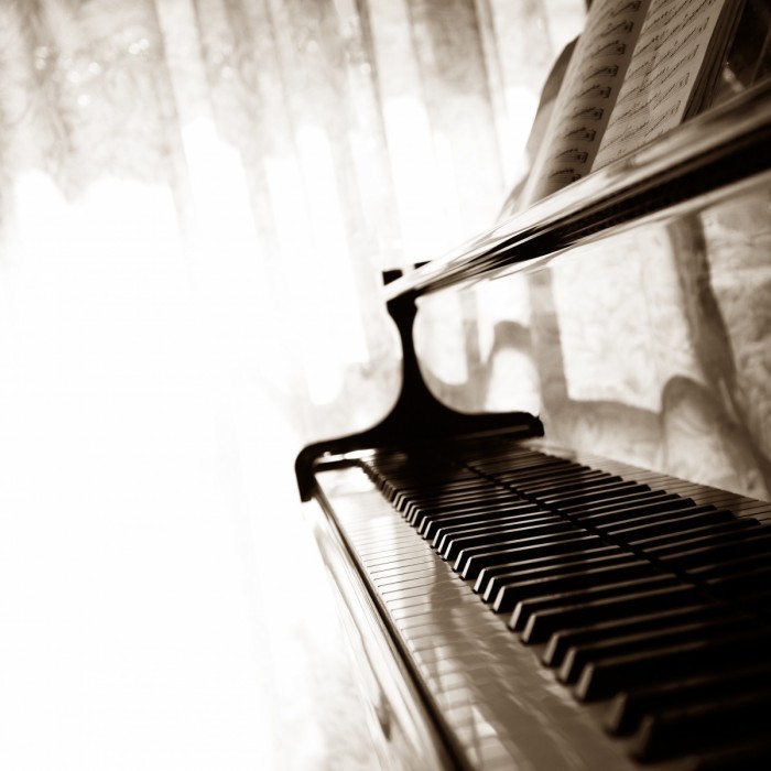 shutterstock 94369528 700x700 Фортепиано   Piano