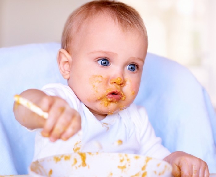 Depositphotos 12237479 l 700x573 Малыш с едой   Baby food