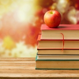 Яблоки и книги - Apples and Books