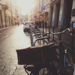 Велосипед на улице - Bike on the street