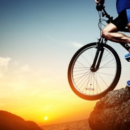 Велосипедист в горах - Cyclist in the mountains