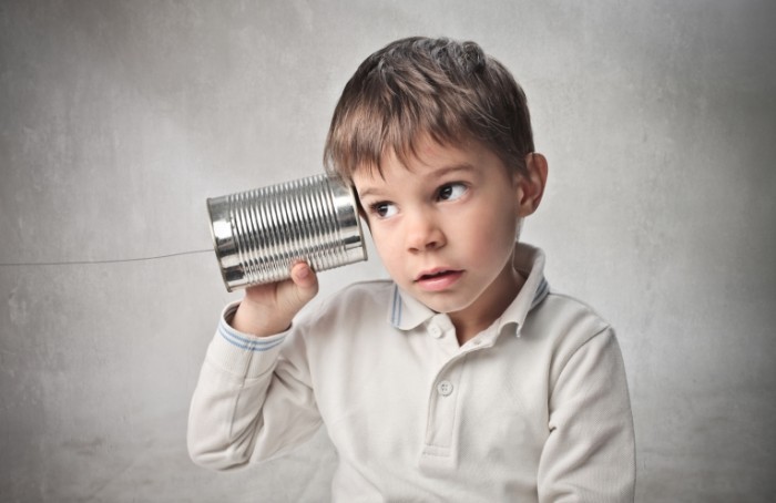 shutterstock 79737895 700x454 Мальчик с банкой   Boy with jar