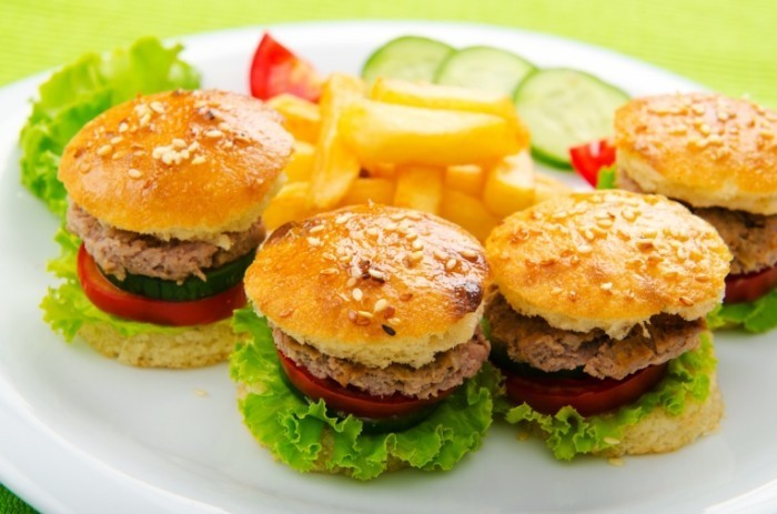 shutterstock 85823884 700x463 Гамбургеры   Hamburgers