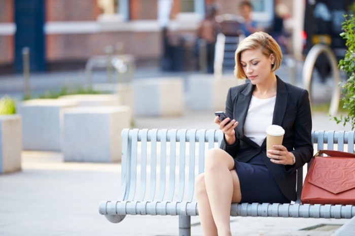 Dollarphotoclub 64194519 700x465 Бизнес леди на перерыве   Business woman on a break