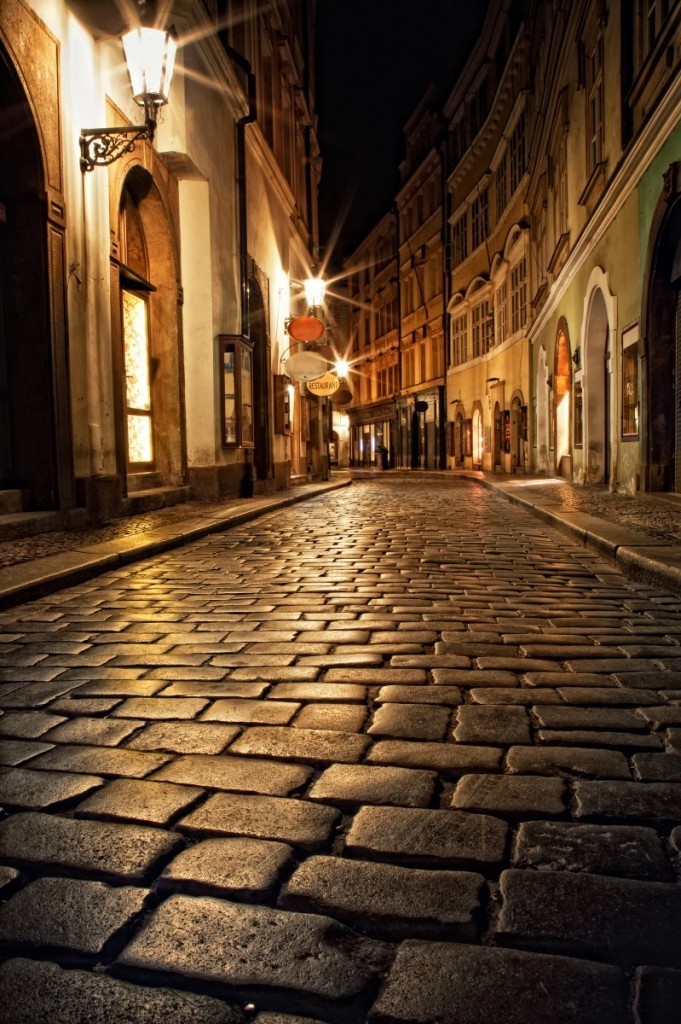 Fotolia 32678576 Subscription XL 681x1024 Вечерняя улица   Evening Street