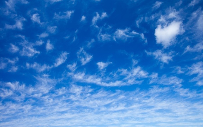 Fotolia 50385381 Subscription XXL 700x439 Небо с облаками   Sky with clouds