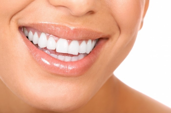 Fotolia 6959657 L 700x464 Белоснежная улыбка   White smile