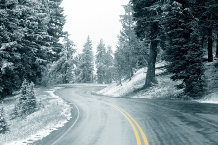 Fotolia 2744620 Subscription XL 700x466 Снежная дорога   Snowy road