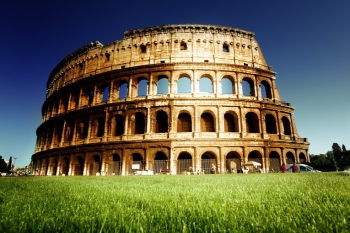 shutterstock 109331306 700x467 Римский колизей   Roman Coliseum