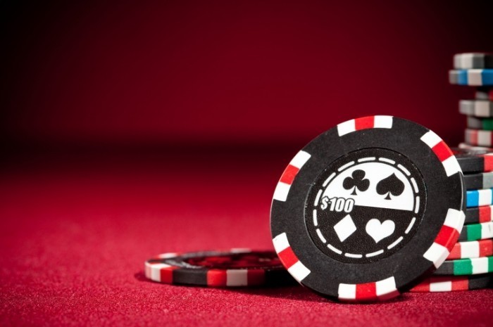 shutterstock 48056650 700x465 Фишки в казино   Chips in casino