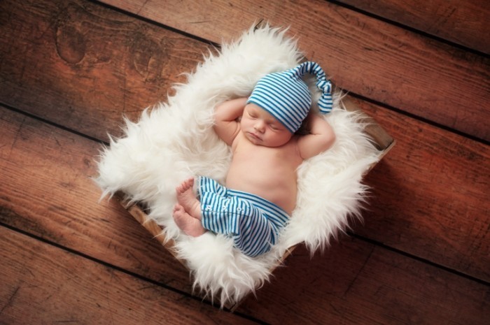 Dollarphotoclub 53177133 700x465 Новорожденный младенец   Newborn baby