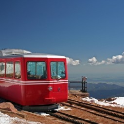 Поезд в горах - Train in the mountains